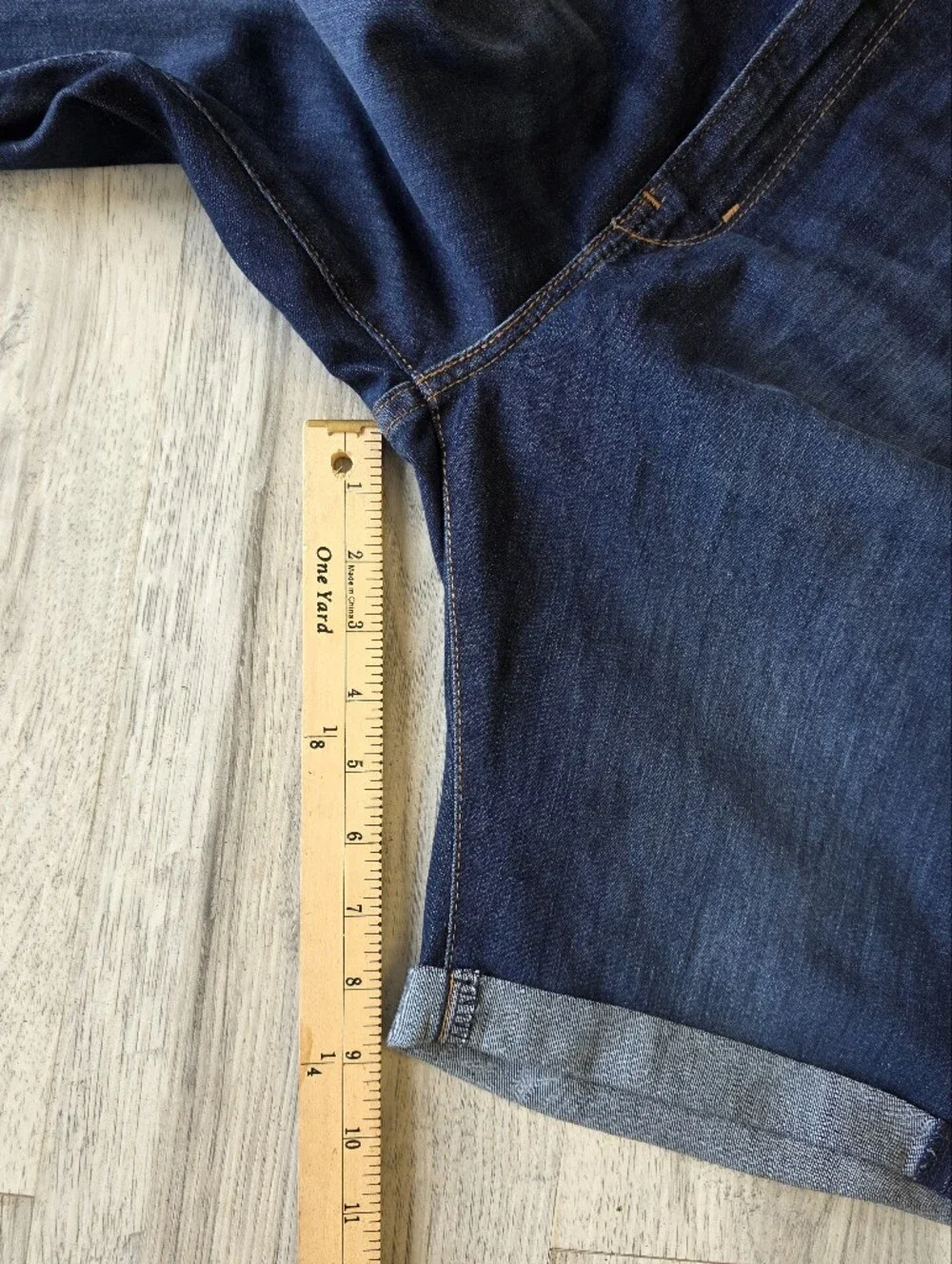 Levi Strauss Signature Women’s Bermuda Shorts Size 16 NWT